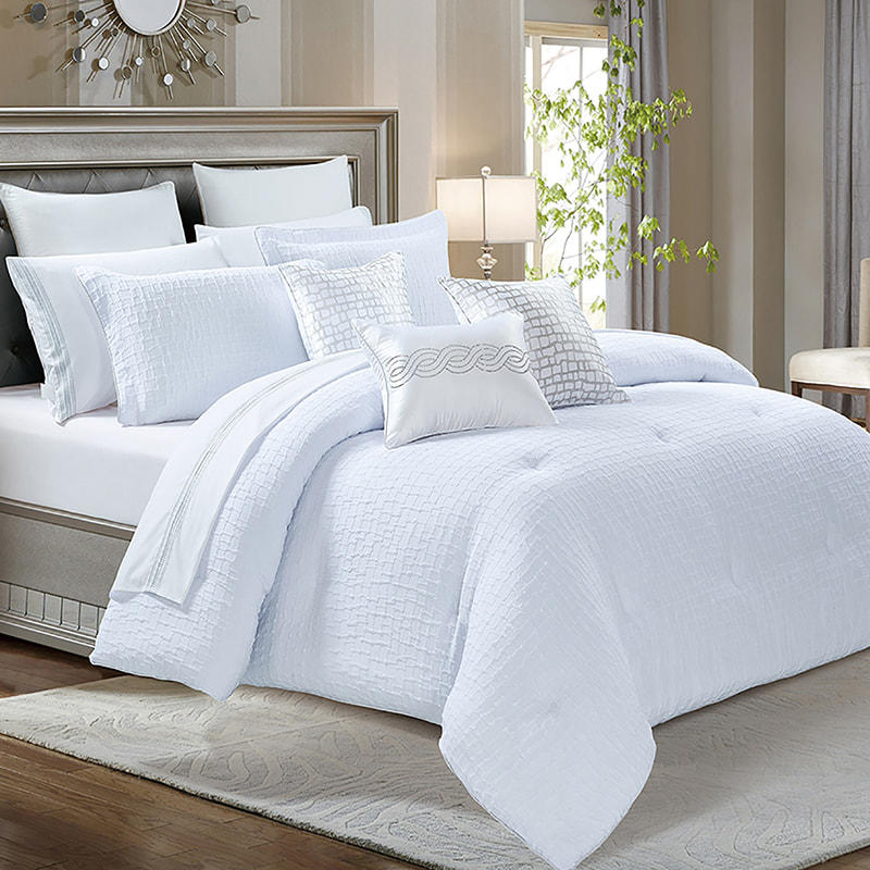 LISA White Jacquard Comforter