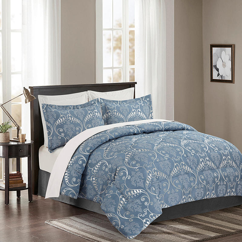 Winni Blue Jacquard Comforter