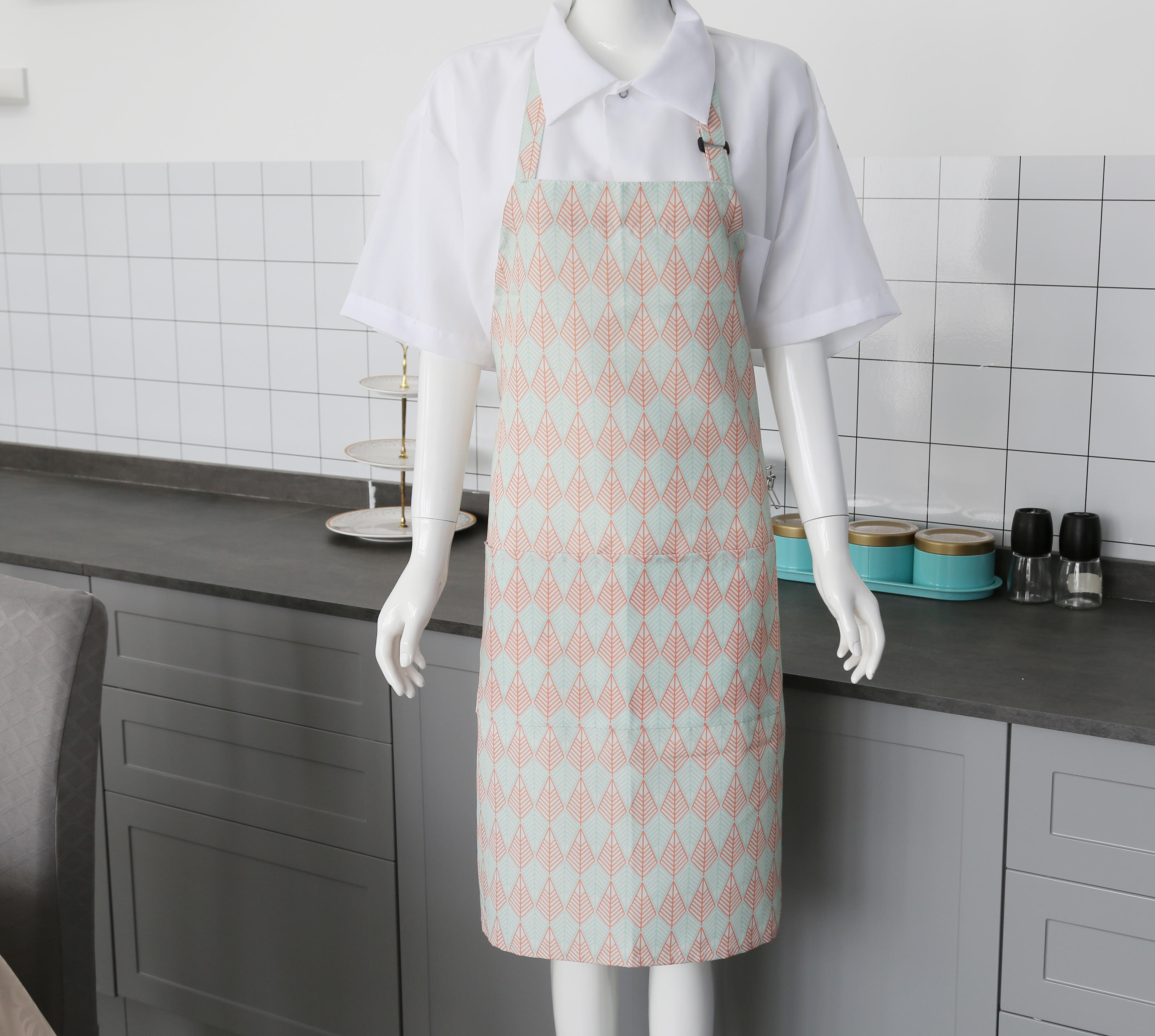 Leaf Printed Apron With Pockets And Adjustable Button